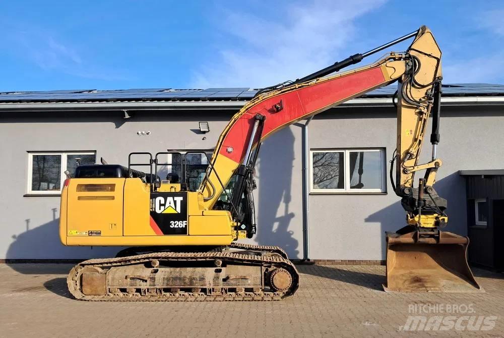 CAT 326 F L Гусеничні екскаватори