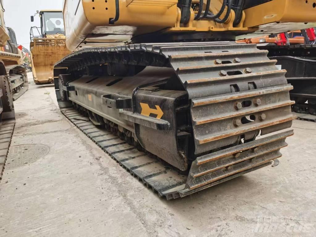 CAT 320 D L Гусеничні екскаватори