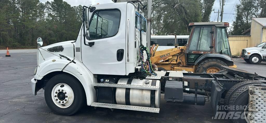 Freightliner M2 112 Тягачі