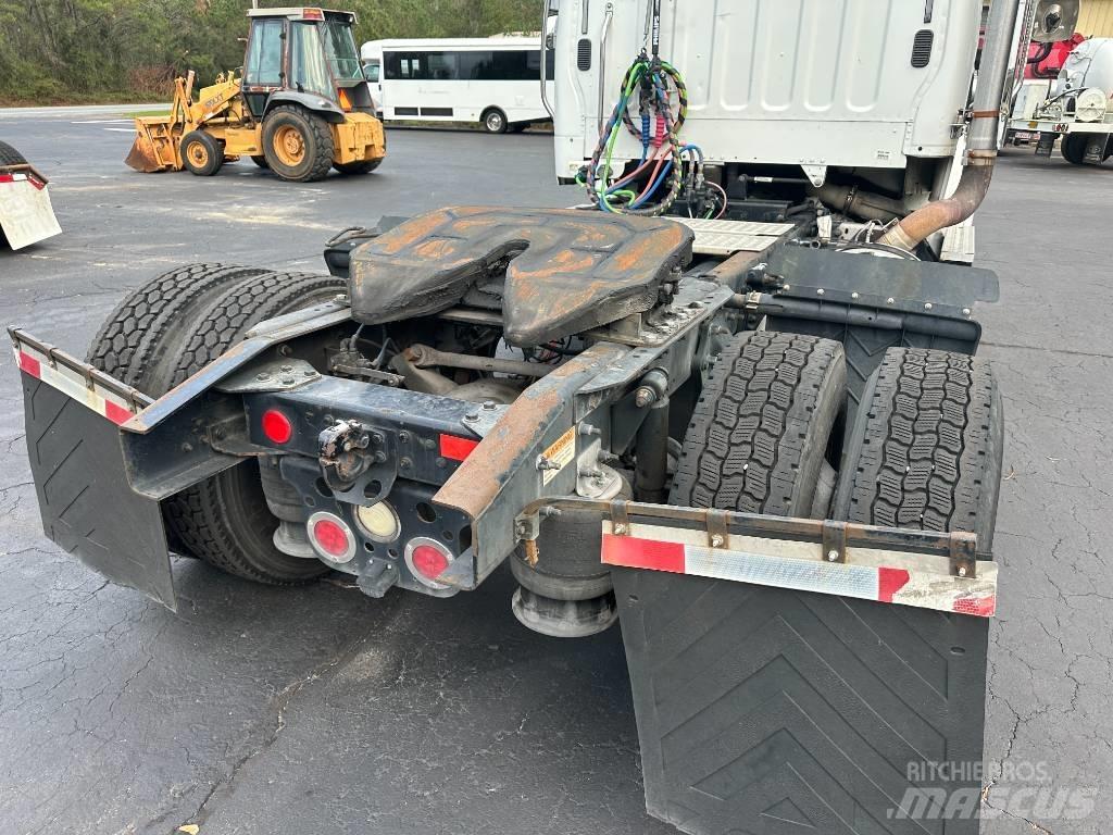 Freightliner M2 112 Тягачі