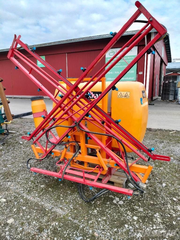Junkkari 900 / 12 Навісні обприскувачі