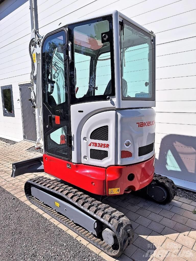 Takeuchi TB325R Міні-екскаватори < 7т