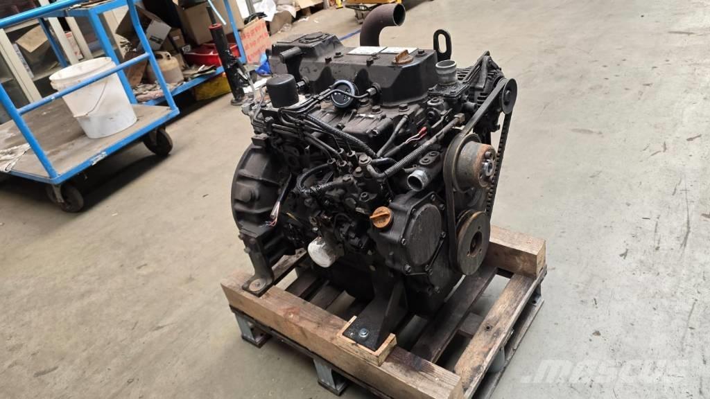 Yanmar 4TNV98 Двигуни