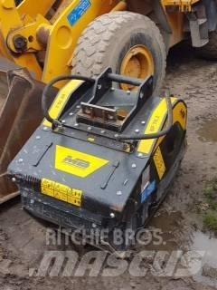 MB Crusher BF70.2 S4 Екскаватори-навантажувачі