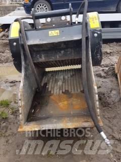 MB Crusher BF70.2 S4 Екскаватори-навантажувачі
