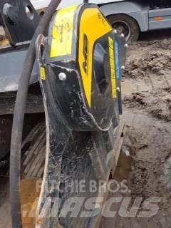 MB Crusher BF70.2 S4 Екскаватори-навантажувачі