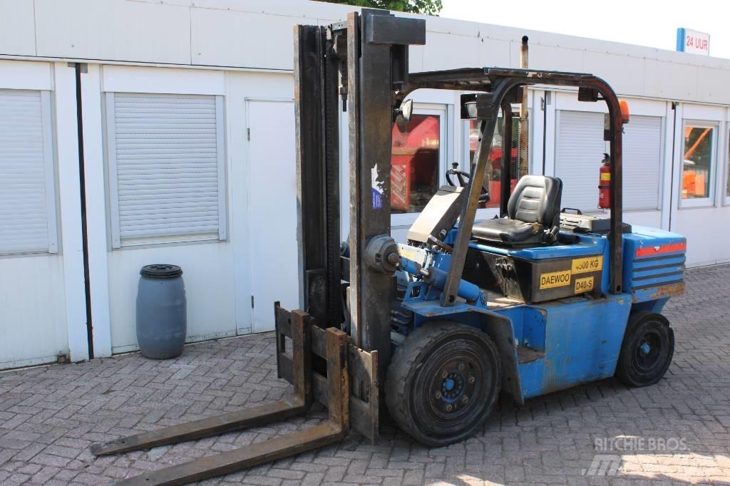 Daewoo D 40 S Дизельні навантажувачі