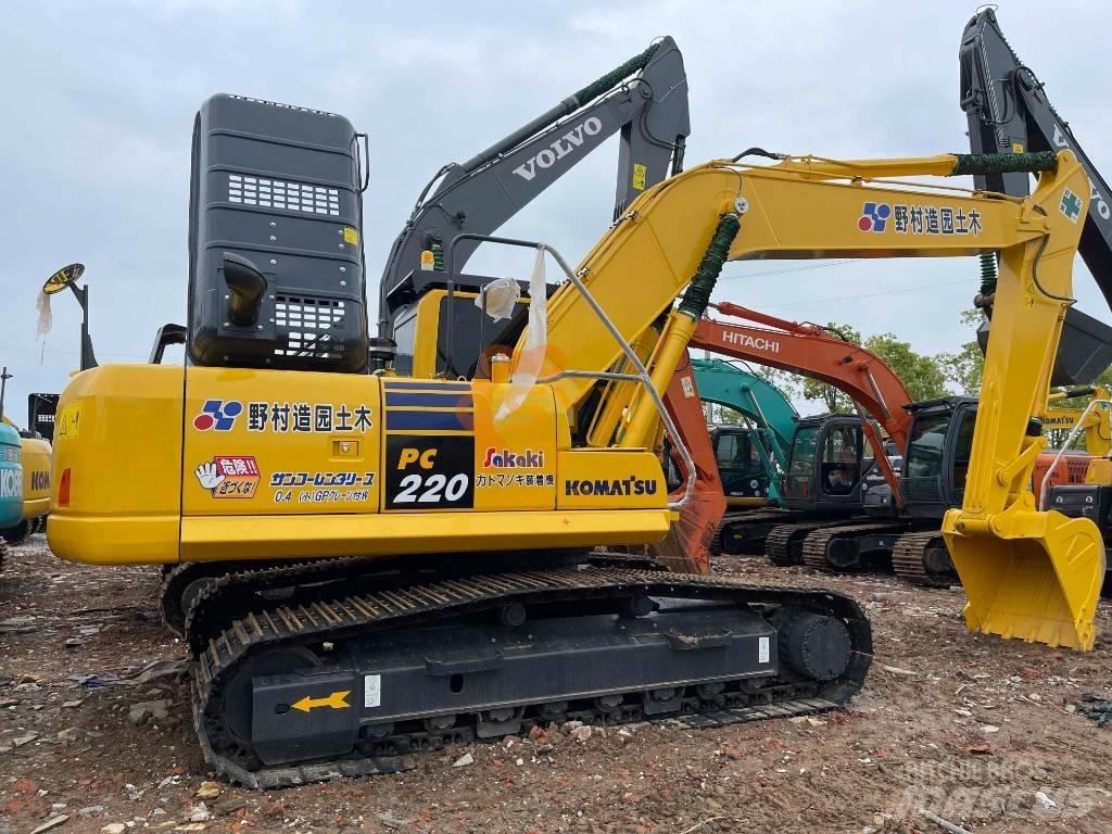 Komatsu PC 220 Гусеничні екскаватори