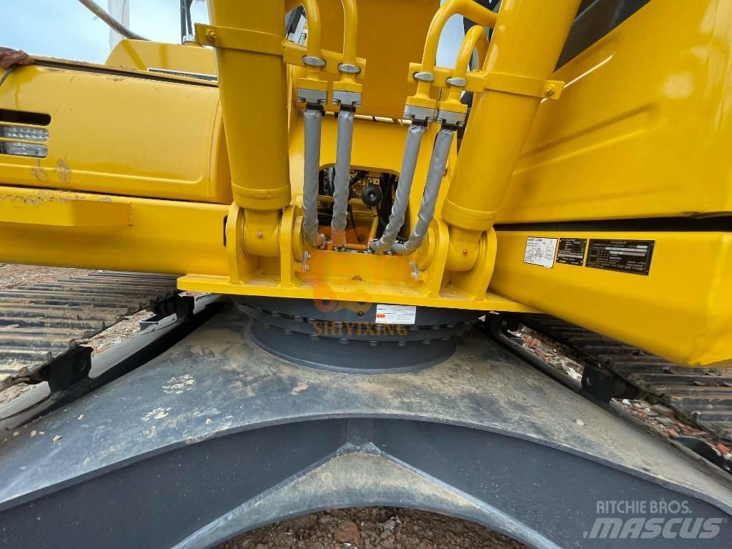 Komatsu PC 220 Гусеничні екскаватори