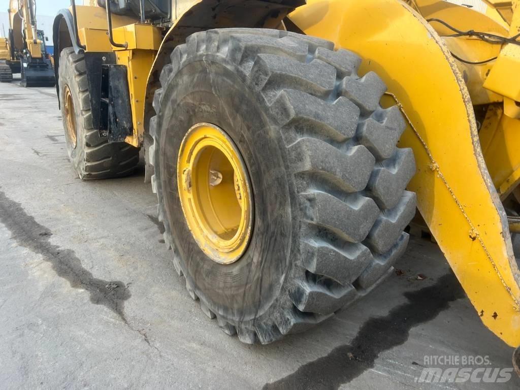 CAT 966M XE Фронтальні навантажувачі