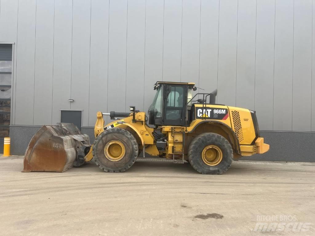 CAT 966M XE Фронтальні навантажувачі