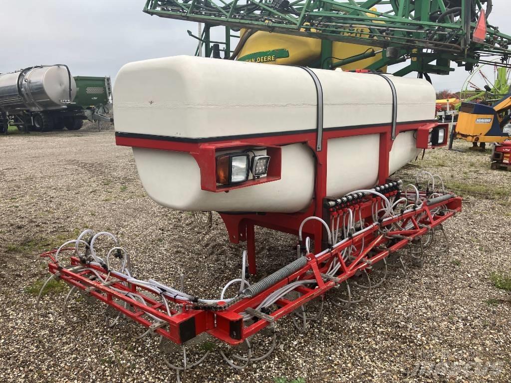  Agrovo 3000 liter Навісні обприскувачі