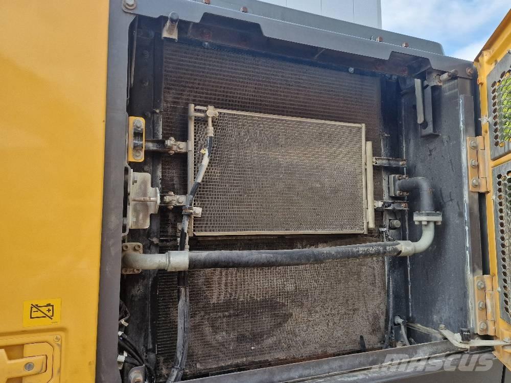 Volvo EC 250EL Гусеничні екскаватори