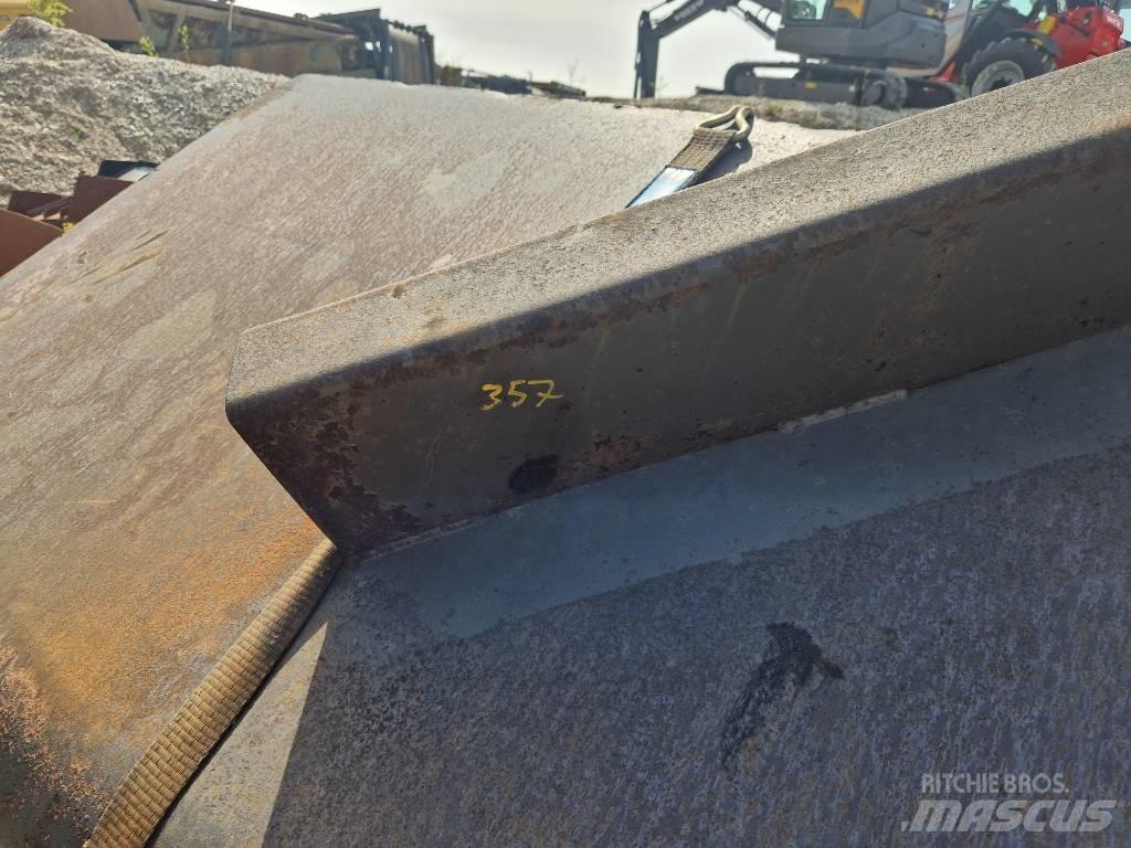 Volvo L 180 Ковші