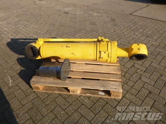 Komatsu WA600 Гідравліка