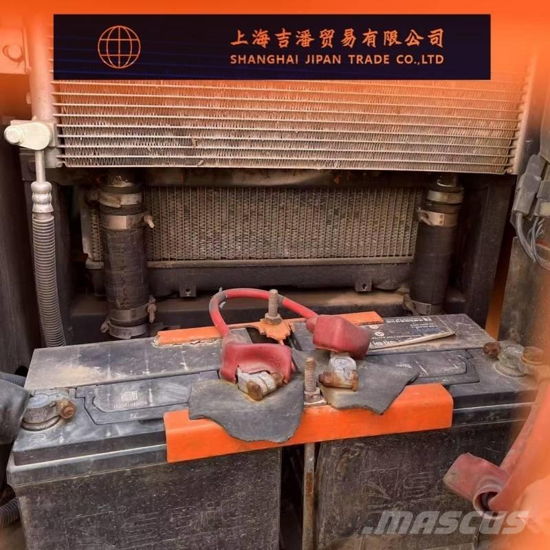 Hitachi ZX 70 Гусеничні екскаватори