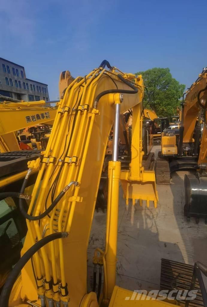 Komatsu PC 220-8 Гусеничні екскаватори