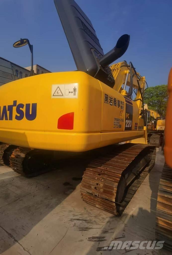 Komatsu PC 220-8 Гусеничні екскаватори