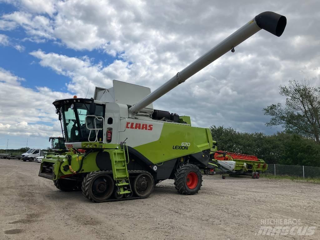 CLAAS LEXION 670 TT Зернозбиральні комбайни