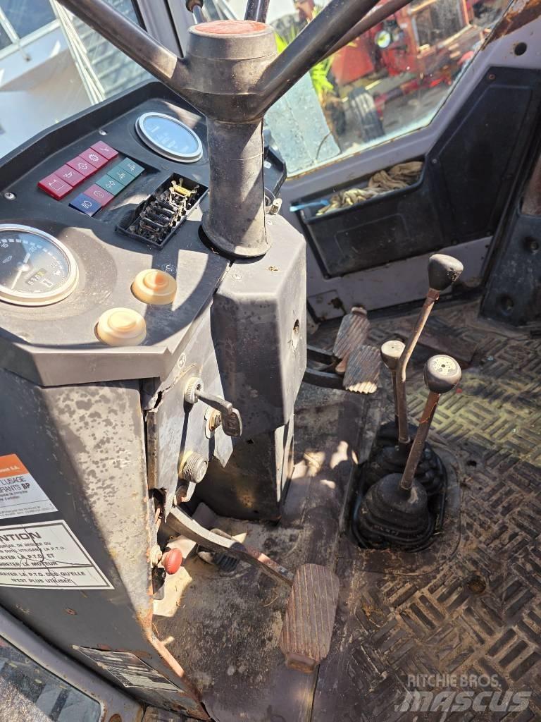 Massey Ferguson 690 Трактори