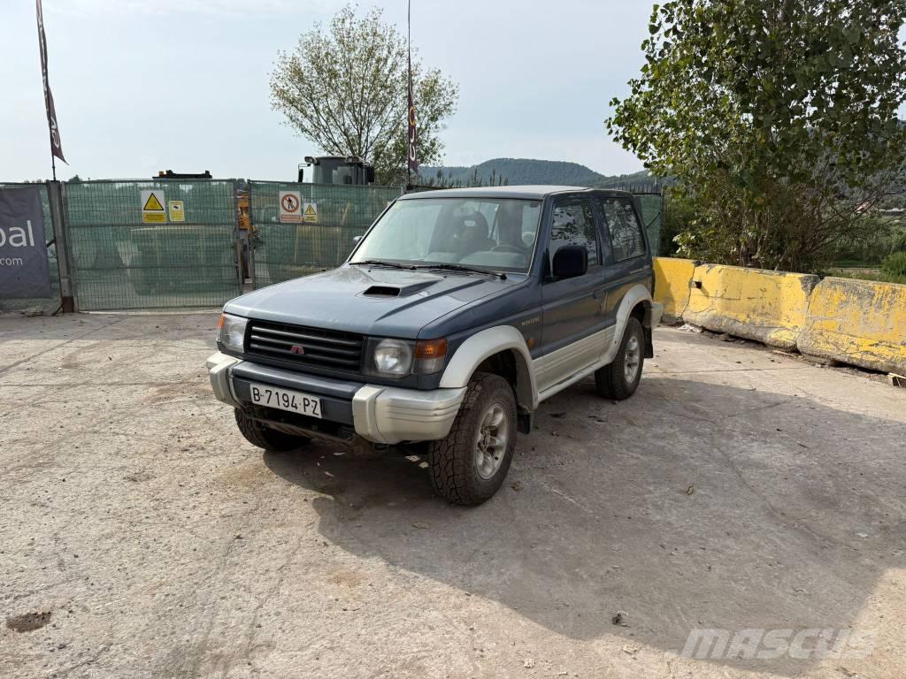 Mitsubishi Montero Автомобілі