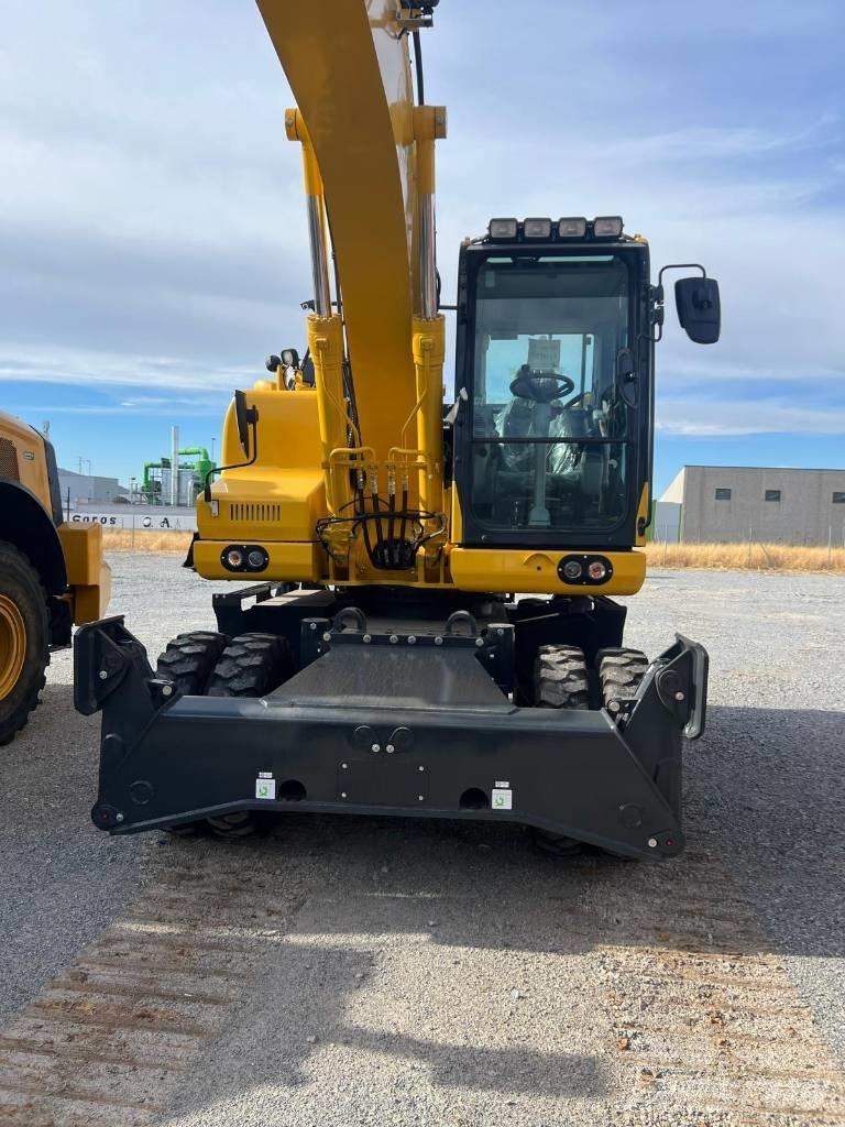 Komatsu PW 180 Колісні екскаватори