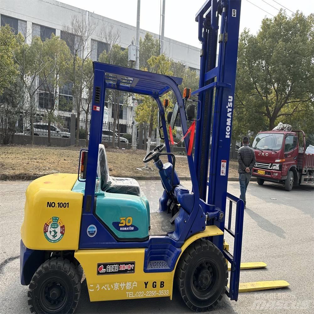 Komatsu FD30-14 Дизельні навантажувачі