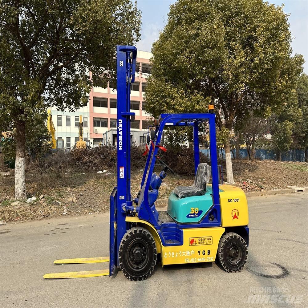 Komatsu FD30-14 Дизельні навантажувачі