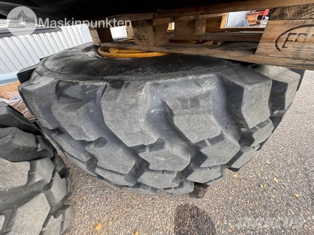 Trelleborg EMR1030 Шини