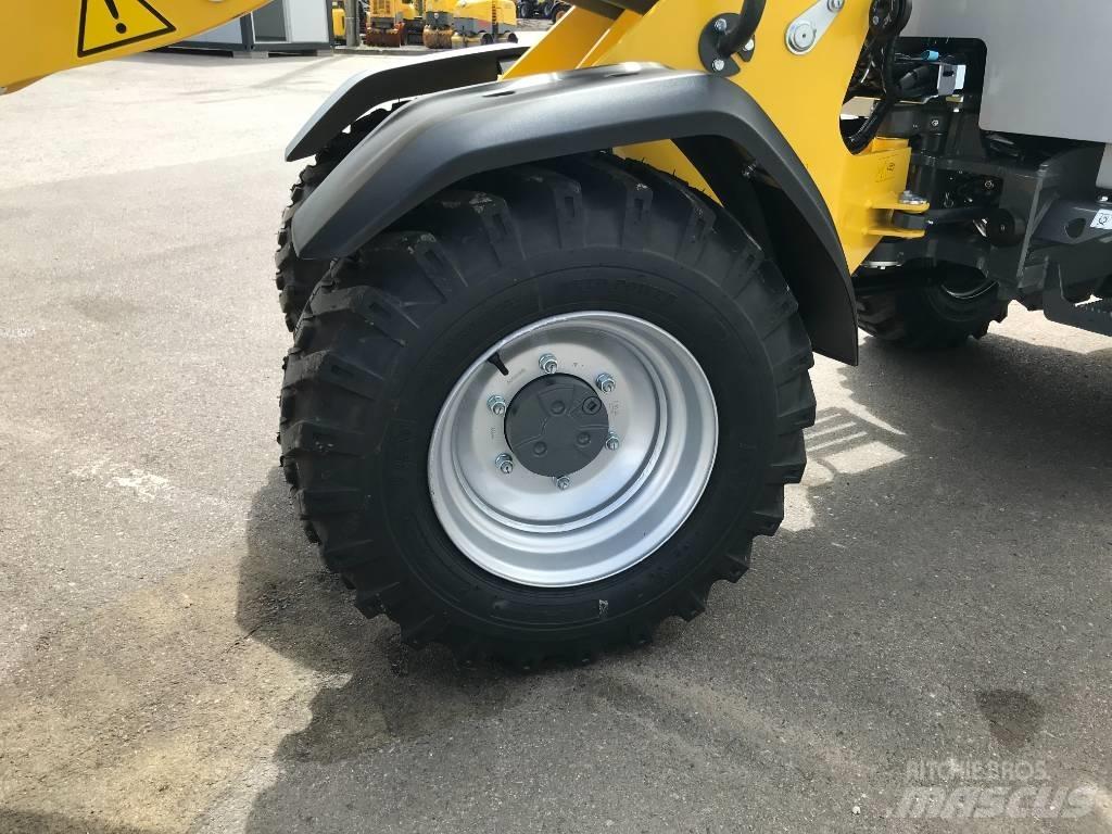 Wacker Neuson WL28 Навантажувачі зі змінним робочим обладнанням