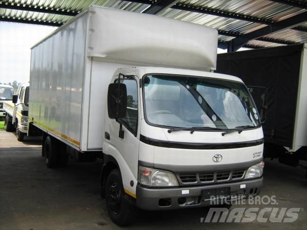 Toyota Dyna 8145 Фургони