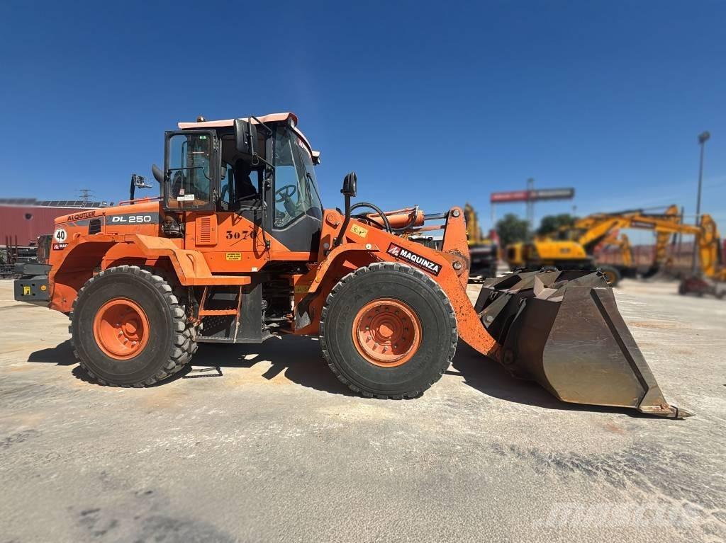 Doosan DL 250-3 Фронтальні навантажувачі