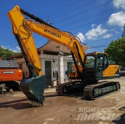 Hyundai R220LC-9S Гусеничні екскаватори