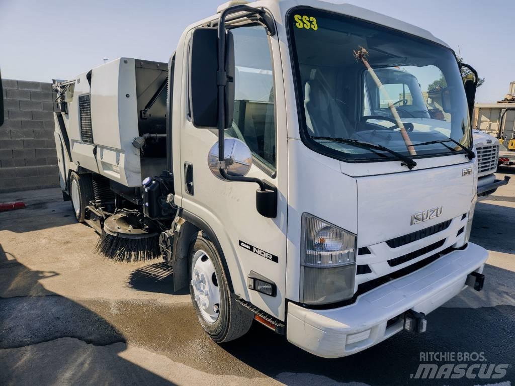 Isuzu NQR Підлогомиючі машини