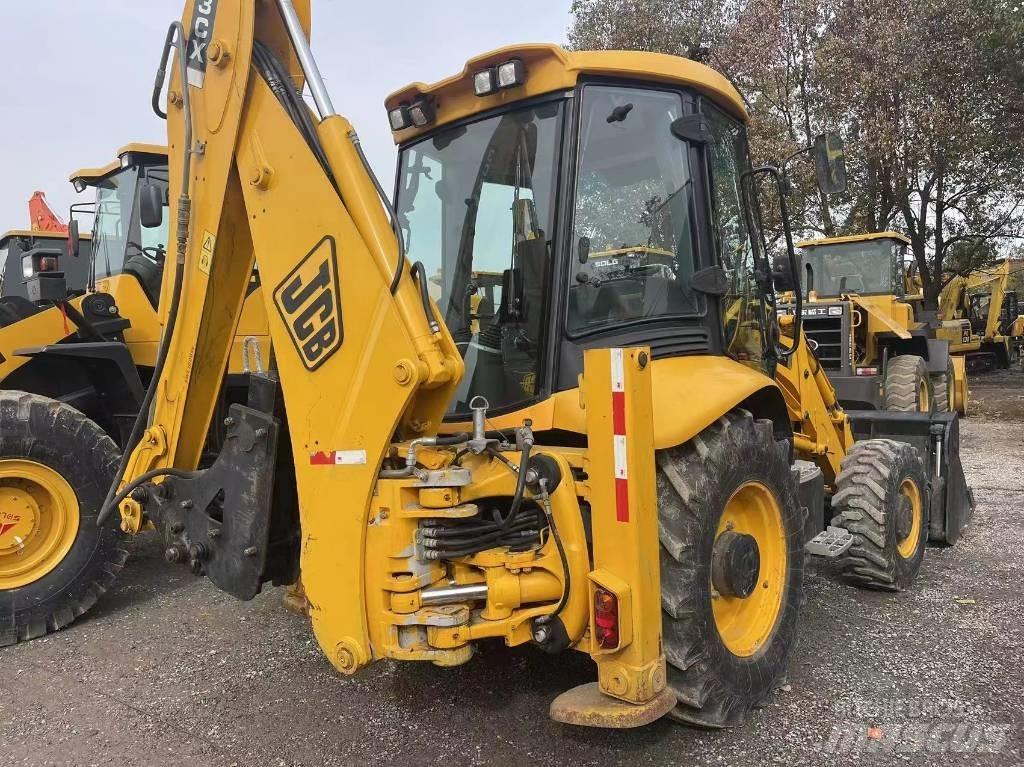 JCB 3CX Фронтальні навантажувачі