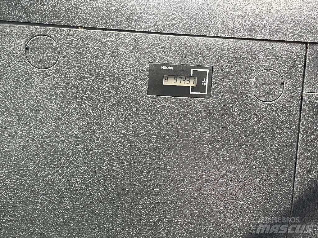 Hyundai HW140 Колісні екскаватори
