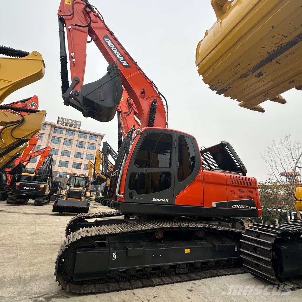 Doosan DX225LC-9C Гусеничні екскаватори