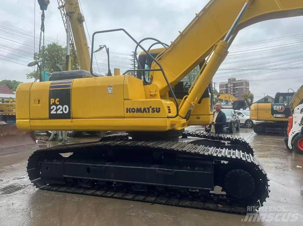 Komatsu PC 220-7 Гусеничні екскаватори