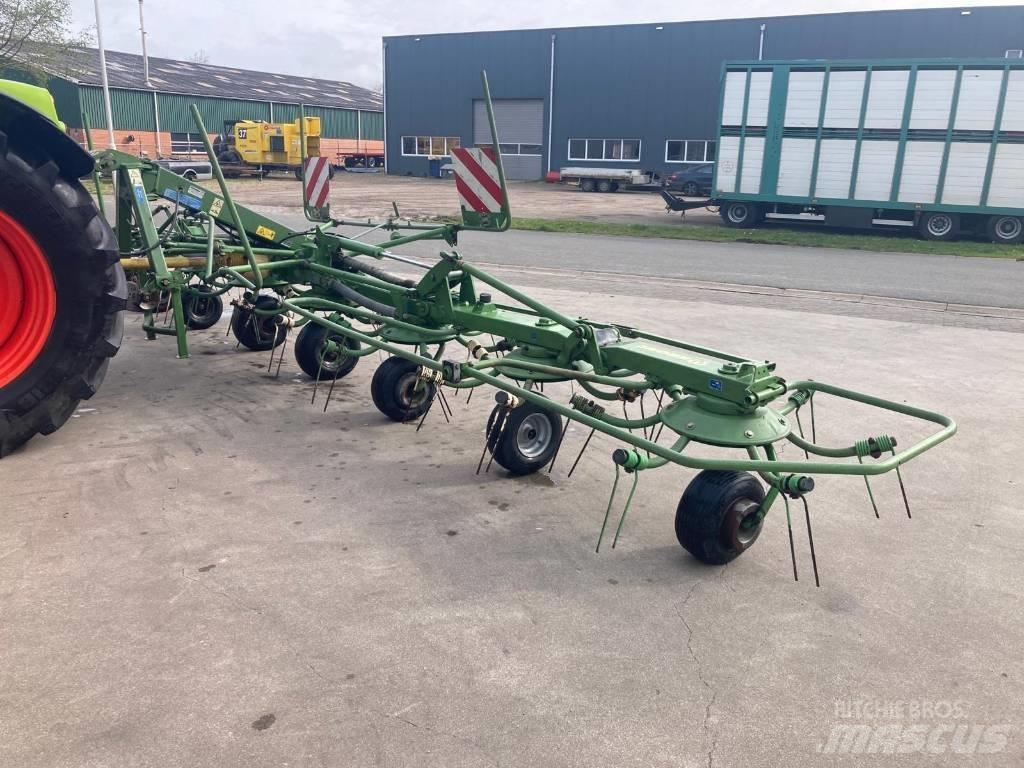 Krone KW 8.82 Граблі і сінозворушувачі