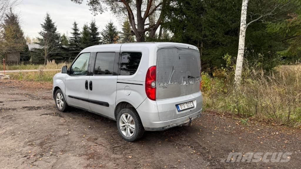 Opel Combo Автомобілі