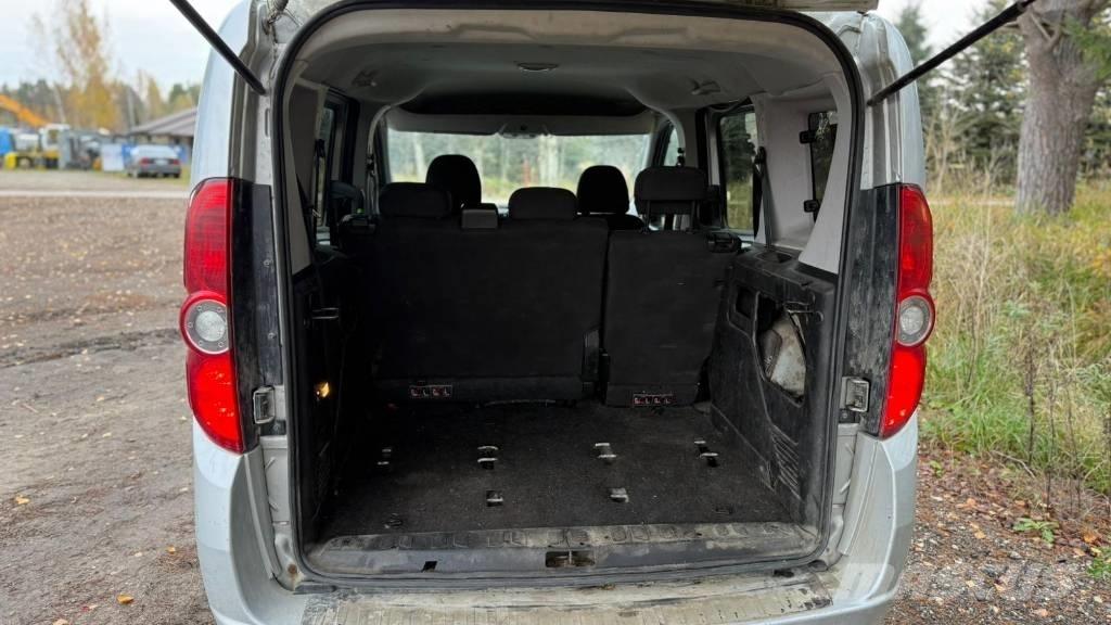 Opel Combo Автомобілі