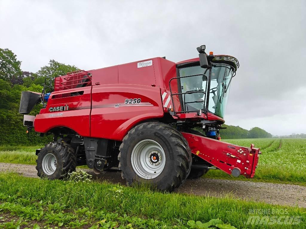 Case IH 9250 Зернозбиральні комбайни