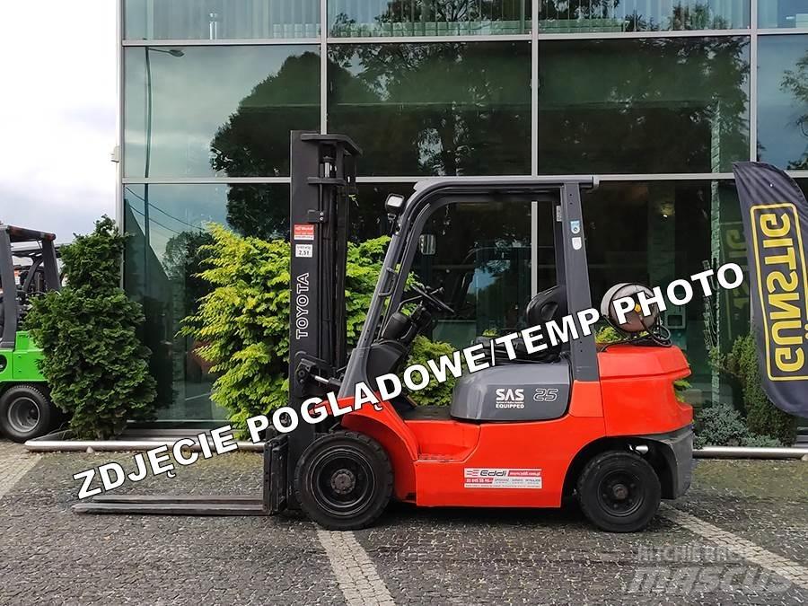 Toyota 42-7FGF25 Газові навантажувачі