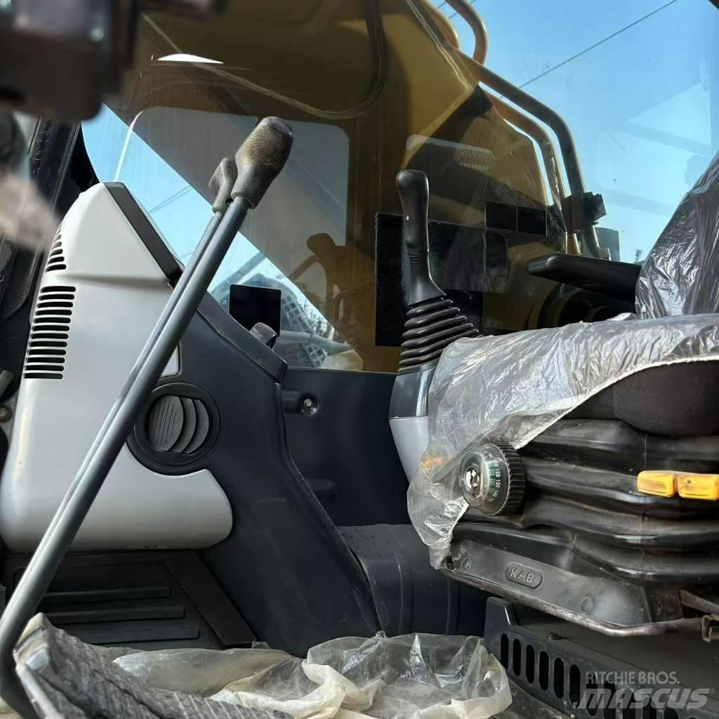 Komatsu 450 Гусеничні екскаватори