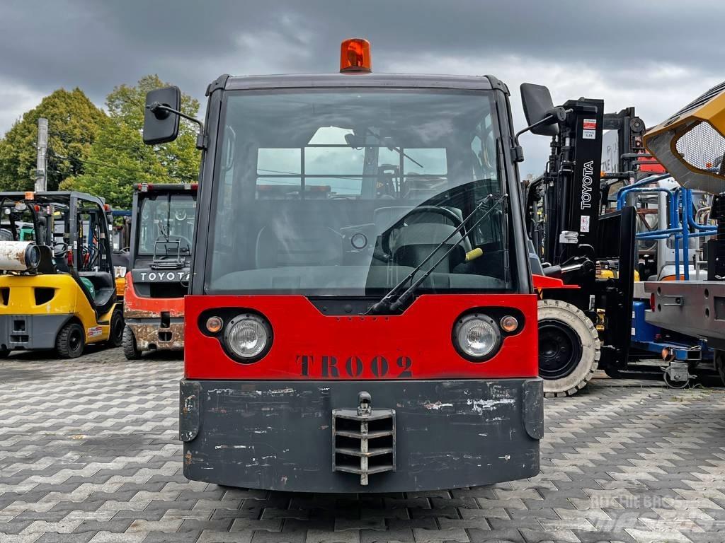 Linde P 250 Тягачі колісні