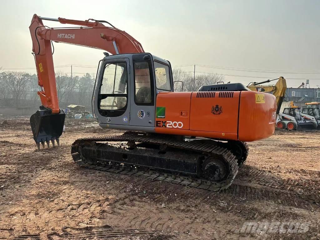 Hitachi EX 200 Гусеничні екскаватори