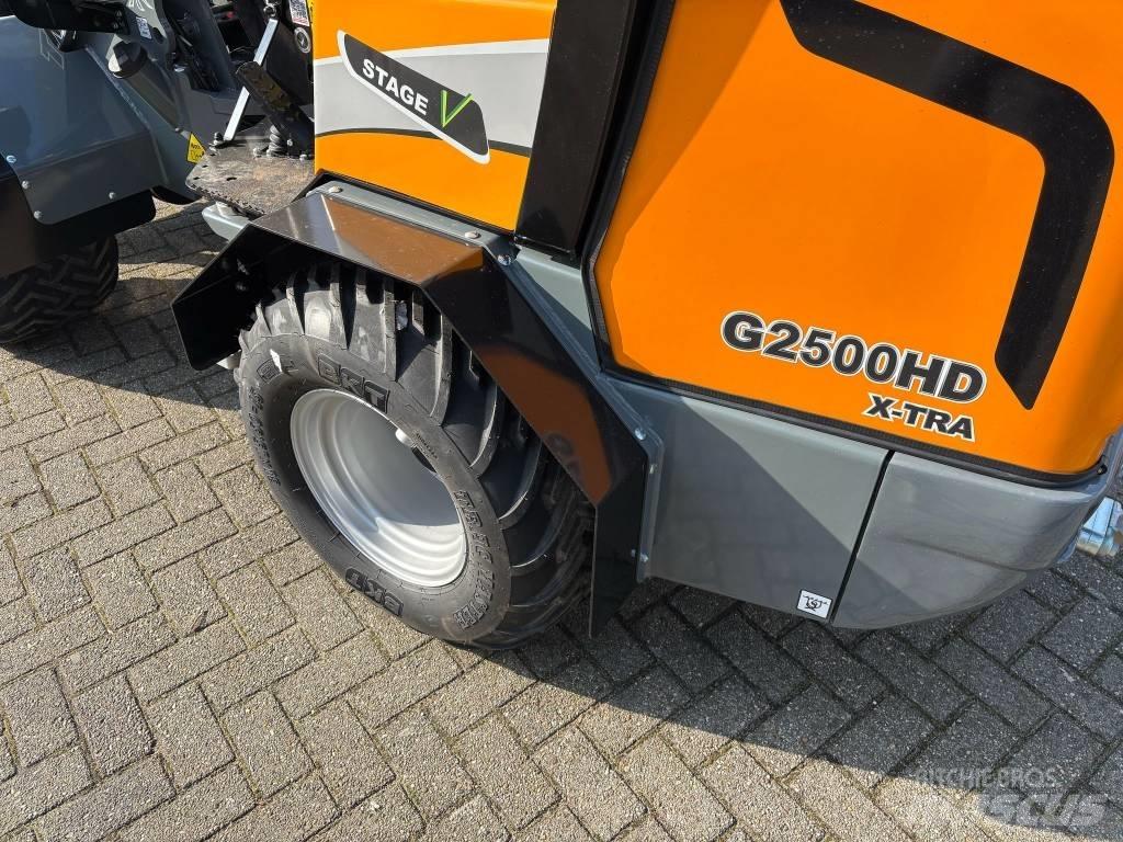 Giant G2500HD Xtra Малі навантажувачі