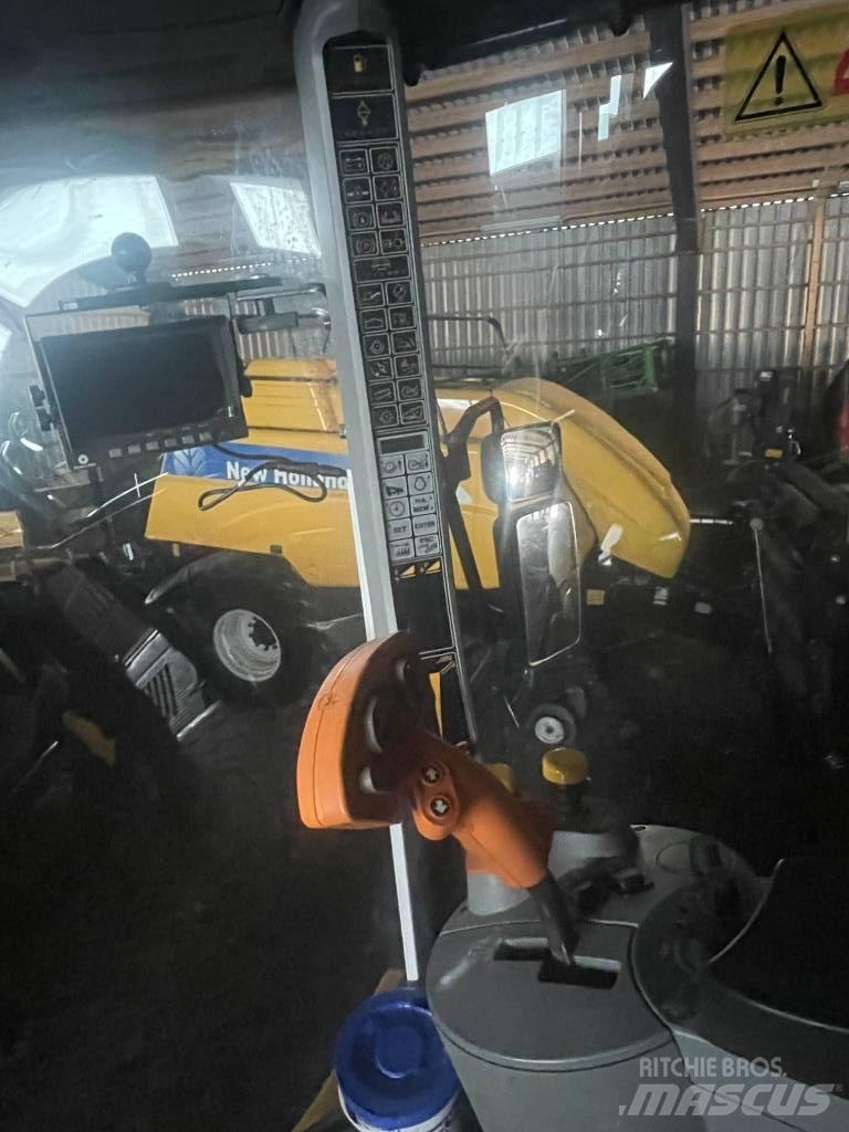 New Holland CS660 Зернозбиральні комбайни