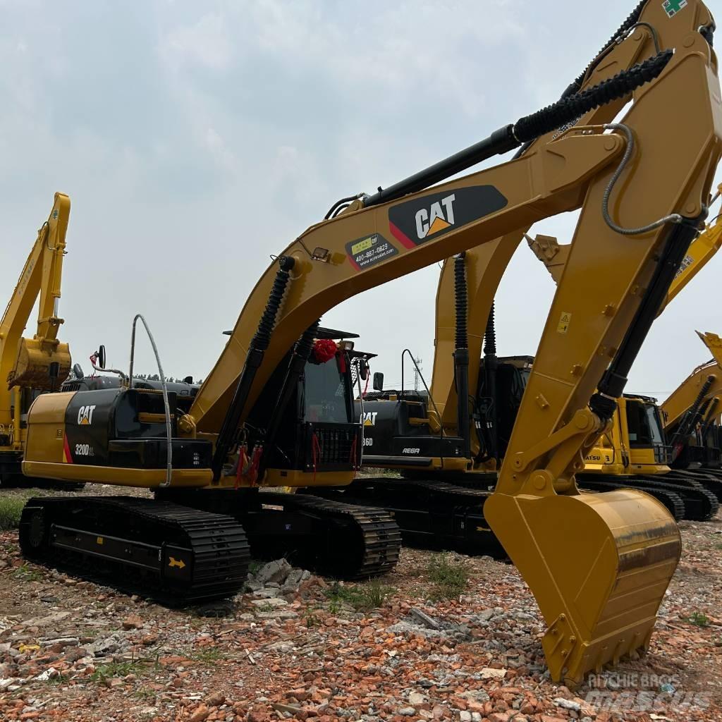 CAT 320D2L Гусеничні екскаватори