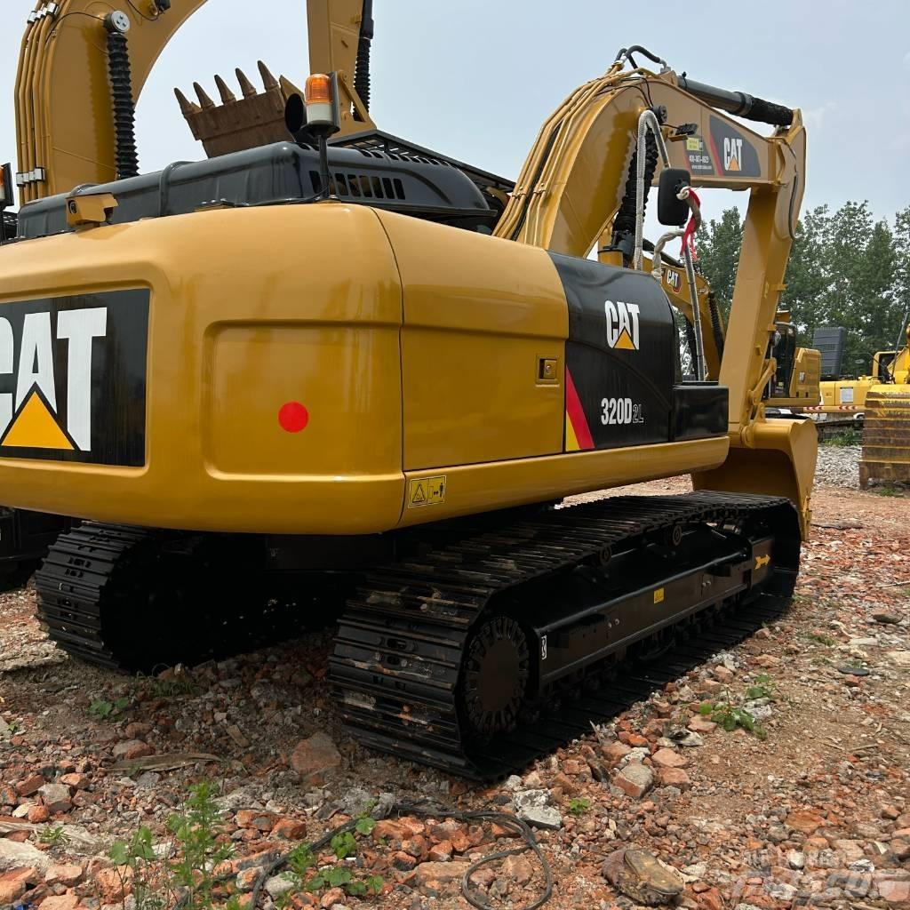 CAT 320D2L Гусеничні екскаватори